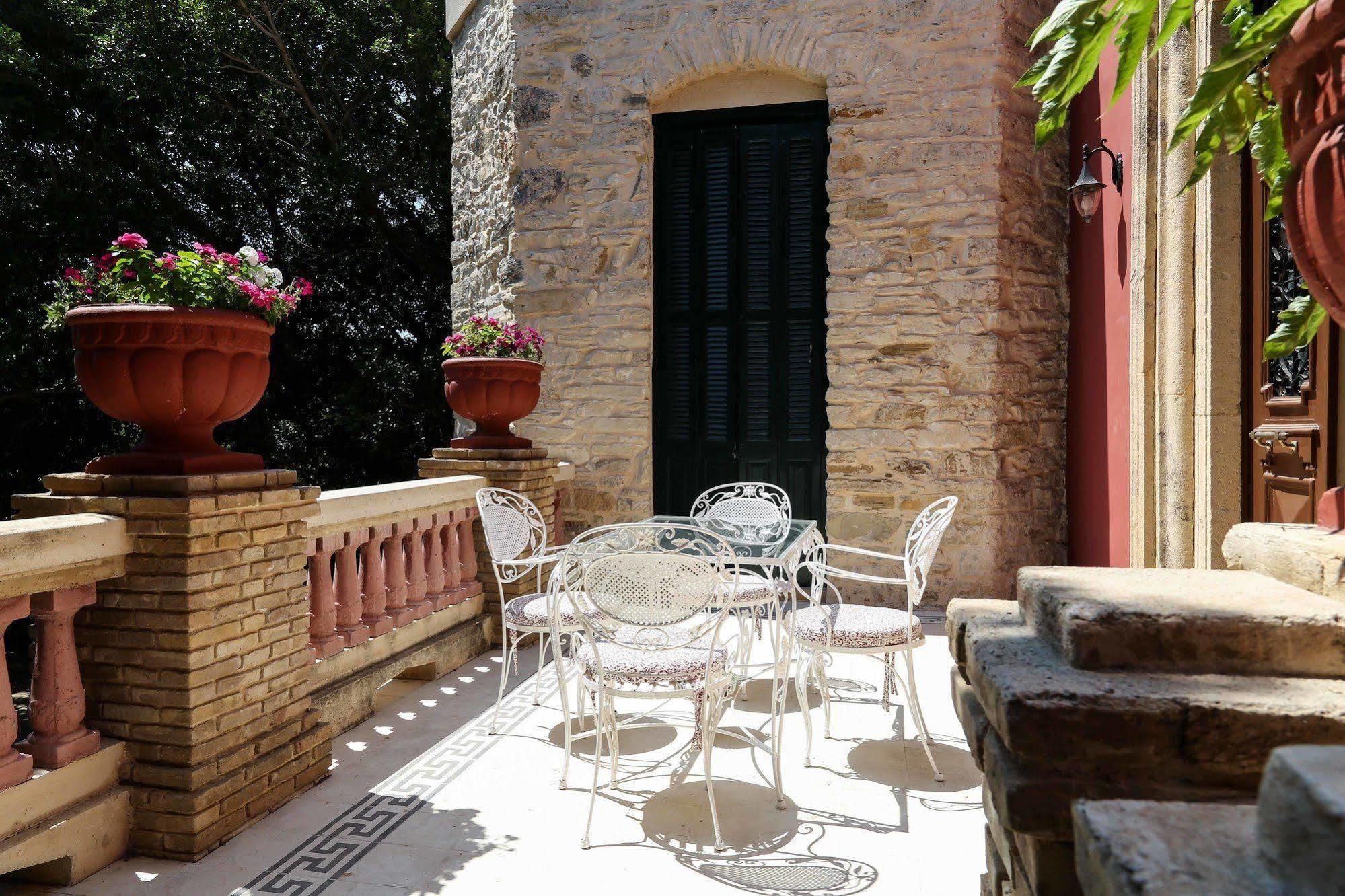 Archontiko Angelou Hotel Alinda  Buitenkant foto